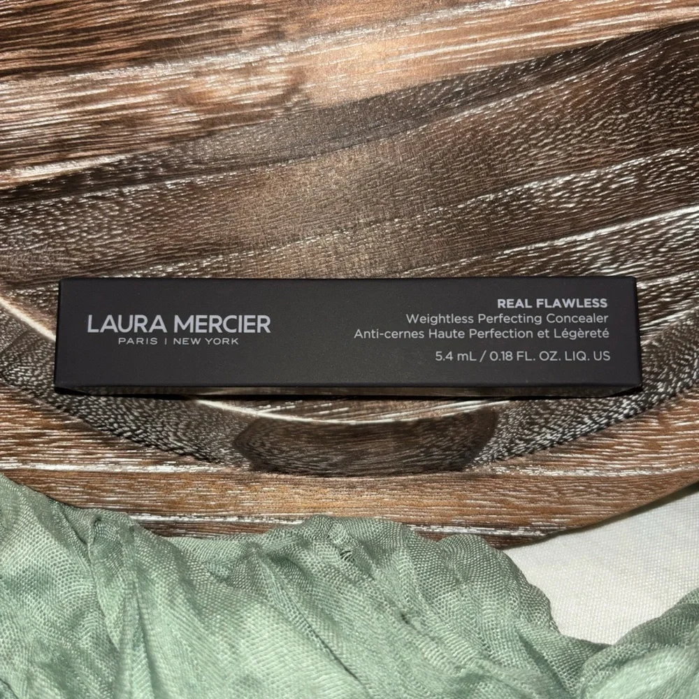 Laura Mercier Real Flawless Concealer 2C2 Full Size NIB Weightless Perfecting